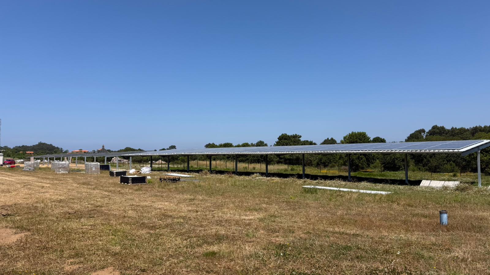 Marquesina solar fotovoltaica aparcamiento empresa Isberoal